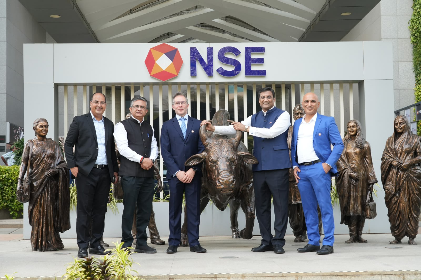 एनएसई पर एचडीएफसी FTSE इंडिया इक्विटी ईटीएफ की लिस्टिंग